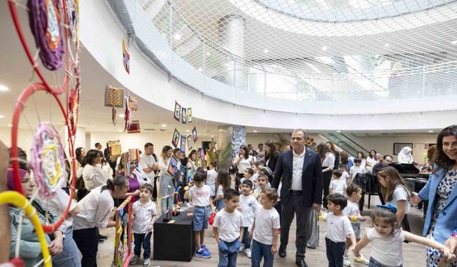 Mersin’de ’Tükenmeyen Sevgiler, Dönüşen Eserler Sergisi’ açıldı