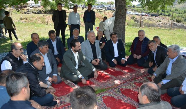 Mücahit Arınç, Demirci’de mahalle hayırlarına katıldı