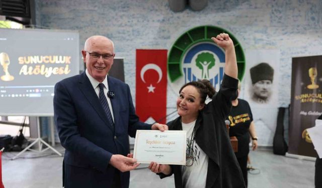 Odunpazarı Belediyesi Sunuculuk Atölyesi’nden mezuniyet coşkusu