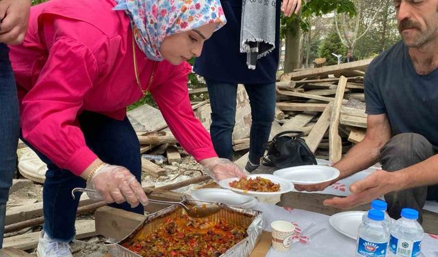 Öğrenciler 1 Mayıs’ta işçilerle bir araya geldi