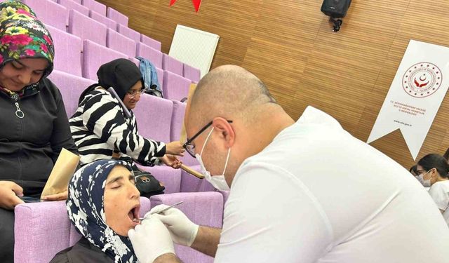 Otizmli çocuklar ve annelerine ücretsiz diş taraması
