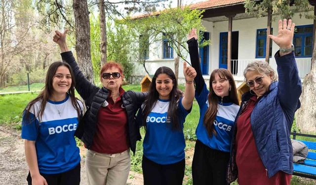(ÖZEL) Tazelenme Üniversitesinin yaşlı öğrencileri bocce ile tanıştı