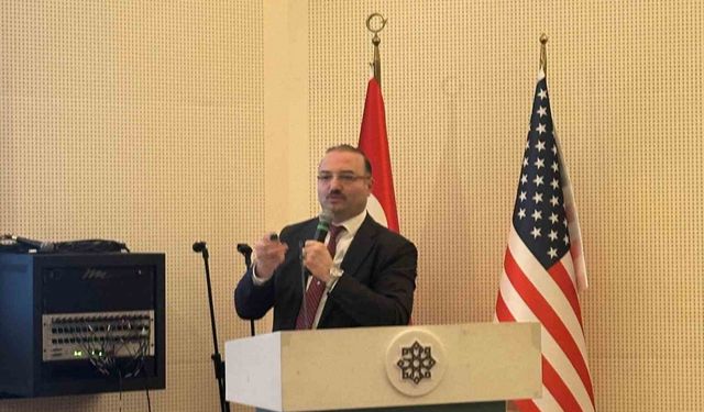 Rektör Hacımüftüoğlu, ABD’de Diyanet Center Of America’da genç akademisyenlerle buluştu