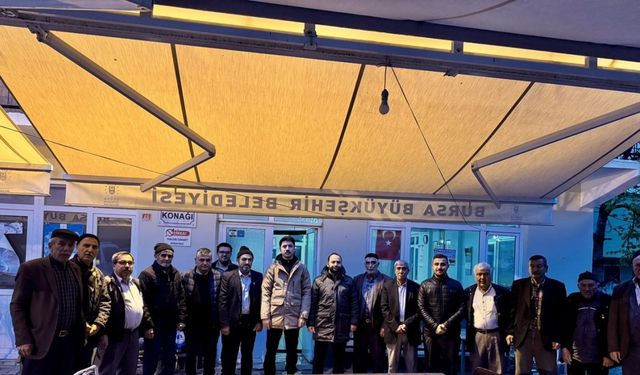 Sabah namazında köylülerle bir araya geldi