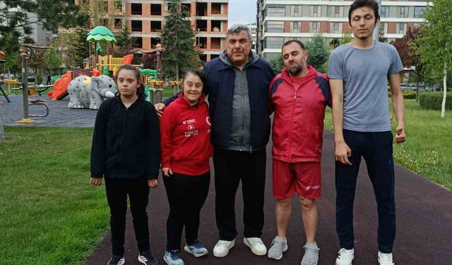 Şampiyon sporculara moral ziyareti