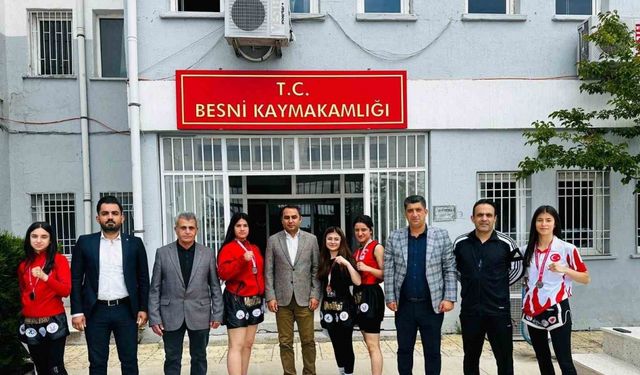 Şampiyon sporculardan Kaymakam Partal’a ziyaret