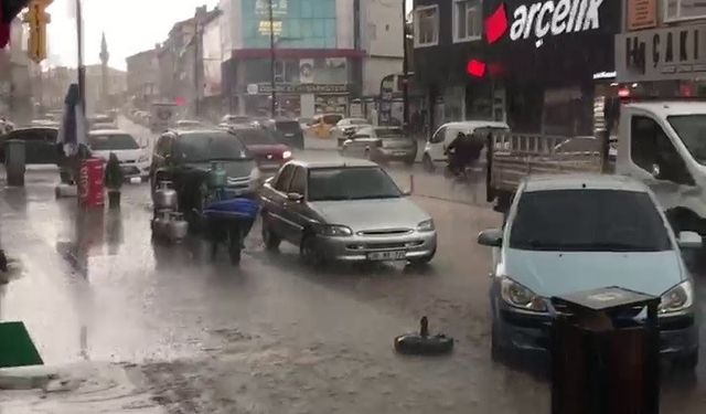 Sivas’ta dolu yağışı etkili oldu