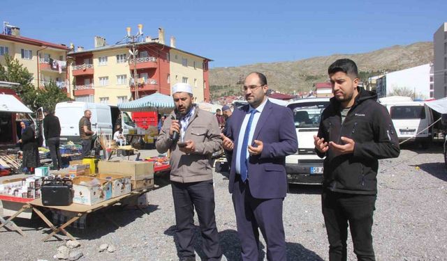 Sivas’ta semt pazarında her hafta alış-veriş dualarla başlıyor