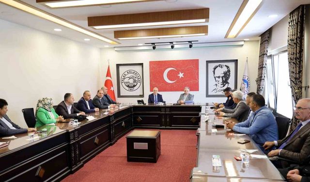 Talas’ta kamu kurumları ve muhtarlar mahalleleri konuştu