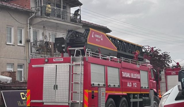 Tavşanlı’da baca yangını eve sıçramadan söndürüldü