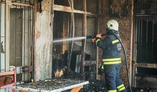 Tekirdağ’da depo yangını