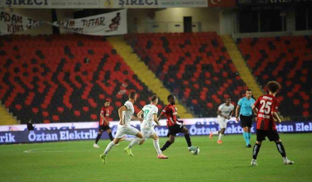 Trendyol Süper Lig: Gaziantep FK: 0 - Alanyaspor: 0 (İlk yarı)