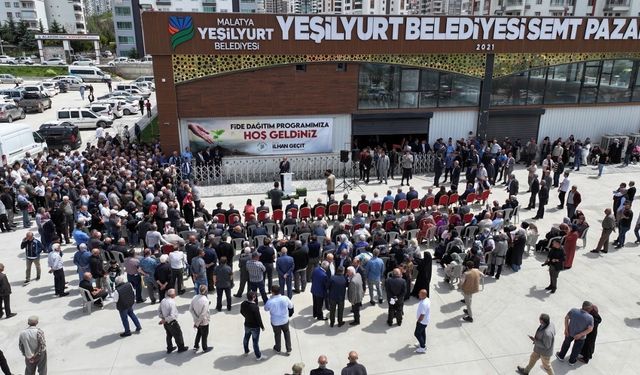Yeşilyurt Belediyesi’nden çiftçilere büyük destek: 250 bin sebze fidesi dağıtıldı