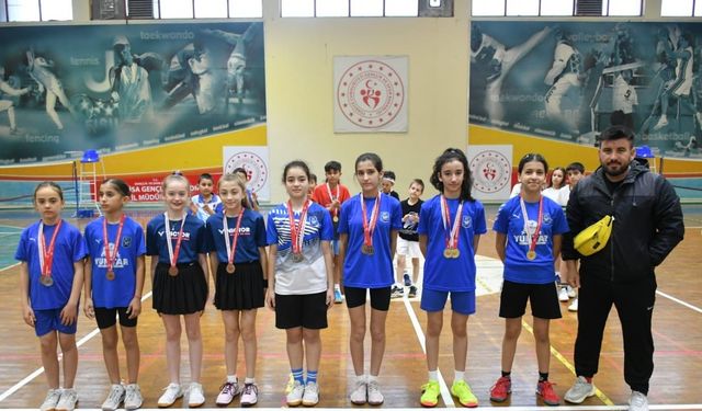 Yunusemreli badmintonculardan muhteşem başarı