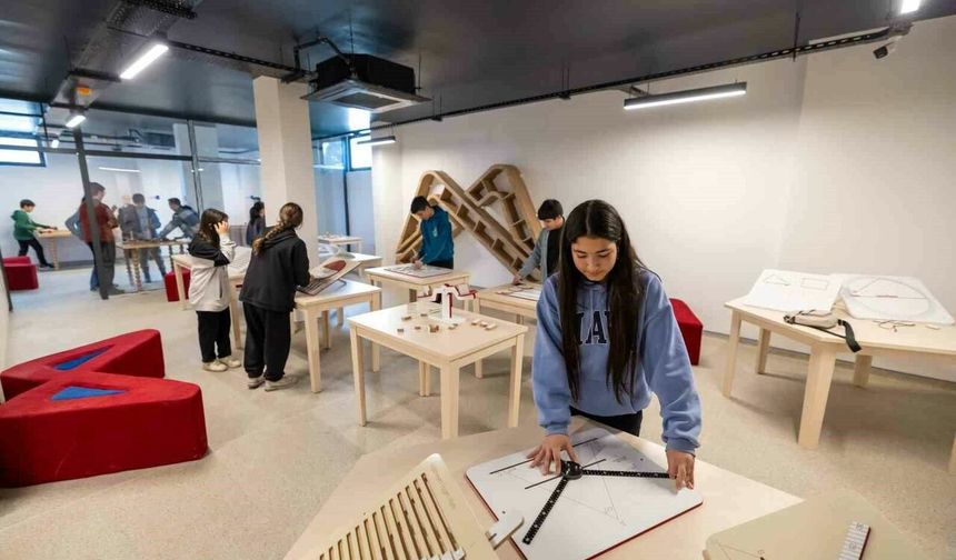 Tarsus’ta ’Aratos Matematik Evi’ hizmete açıldı
