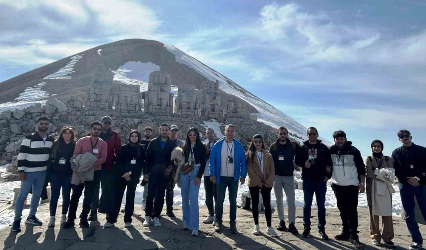 Nemrut Dağı’nın bu yılki ilk misafirleri rehberler oldu