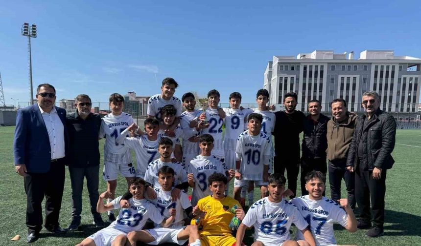 U-18 Futbol Yerel Ligi Van İl Şampiyonu Büyükşehir Belediyespor oldu