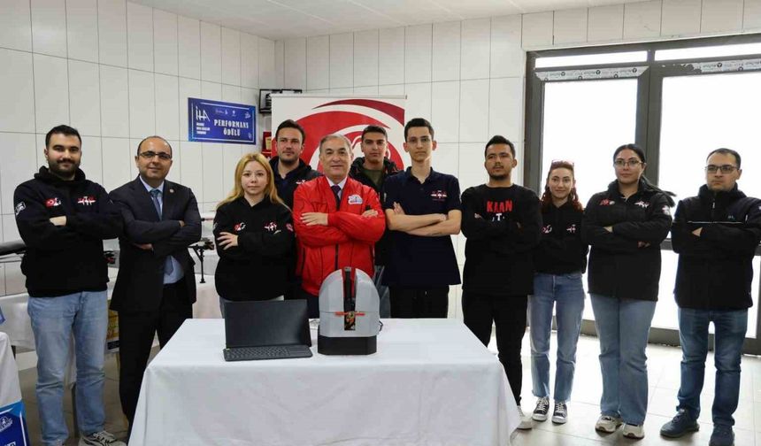 Öğrenciler hava savunma sistemi geliştirdi: 5 santimetrelik cismi vurabiliyor