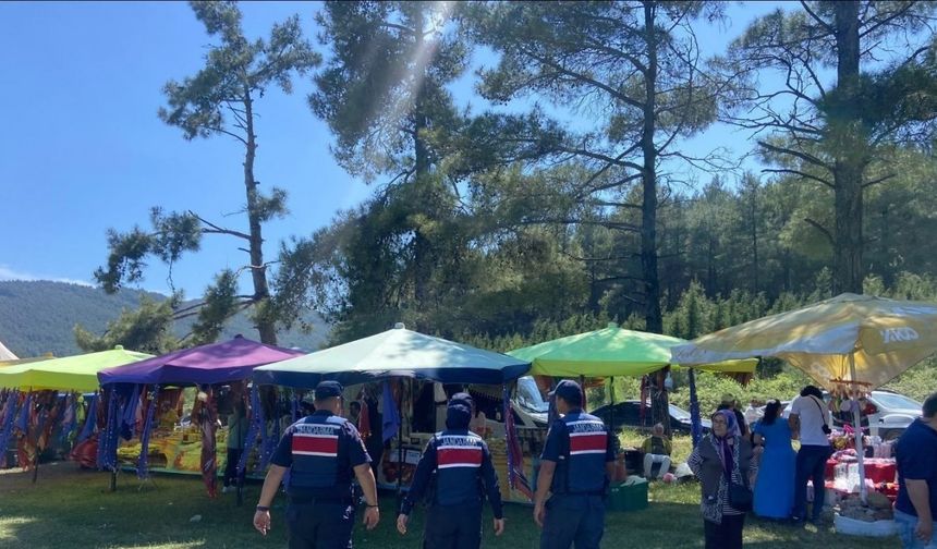 Ağaçlı’daki festivalde jandarma ekipleri kuş uçurtmadı