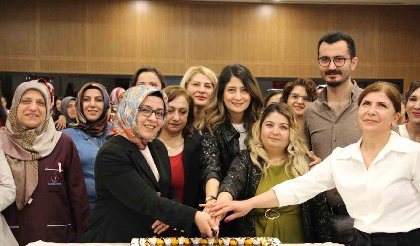 Elazığ’da ’Ebeler Günü’ kutlandı