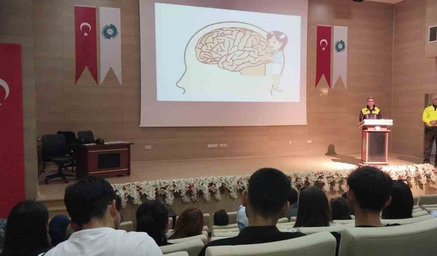 Niğde’de motosiklet kullanıcılarına güvenli sürüş eğitimi verildi