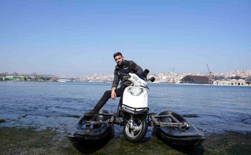 İstanbul’da hem denizde hem karada gidebilen motosiklet yaptı