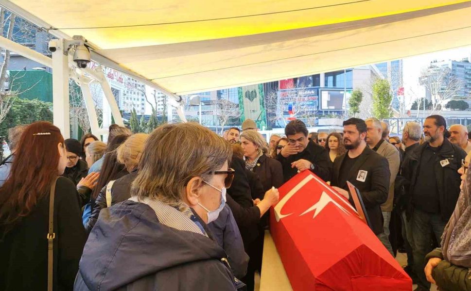 Oyuncu Şinasi Yurtsever son yolculuğuna uğurlandı