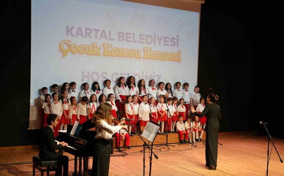 Kartal Belediyesi Çocuk Korosu dinleyenleri mest etti